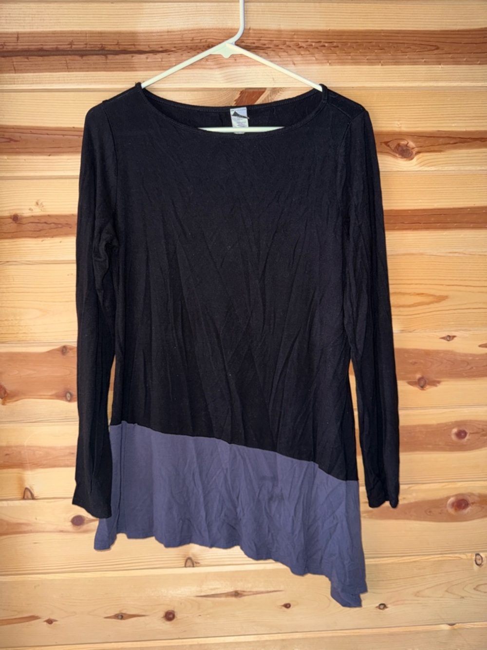 Women’s Two-Tone Long Sleeve Tunic Top - Black and Gray